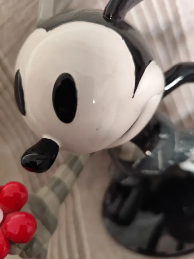 Figura Oswald el Conejo Suertudo Disney Britto