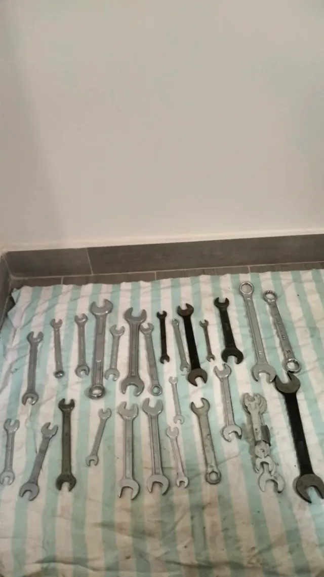 Lote 2-Llaves fijas y de estrella (26)