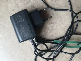 8 cavi di ricarica vari per cellulari