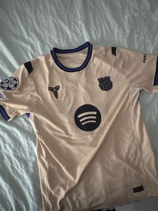 Camiseta FC Barcelona x Kobe Bryant Beige