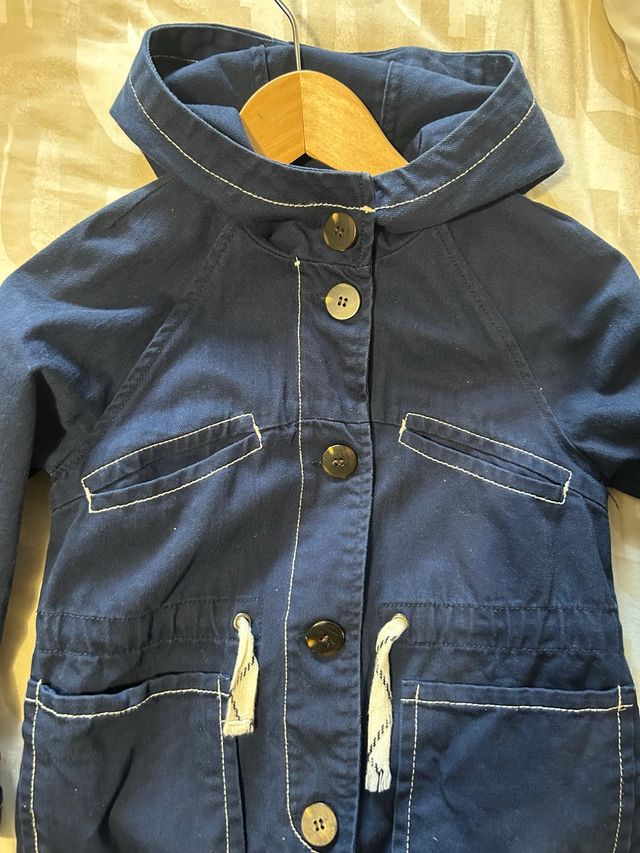 Parka niña azul con capucha