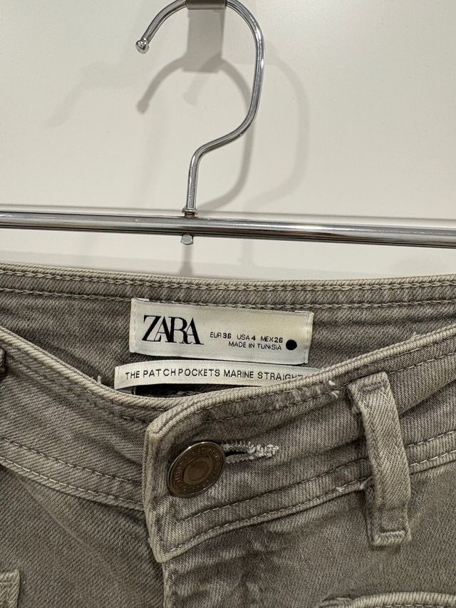 Pantalón Zara verde grisáceo