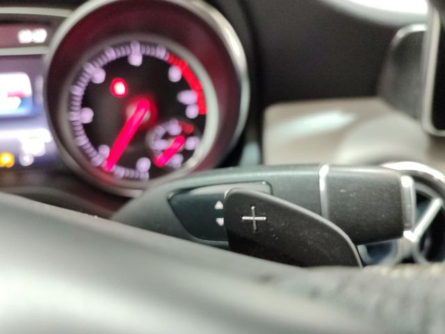 MERCEDES CLA 200 D 136 C.V. SHOTING BREAK