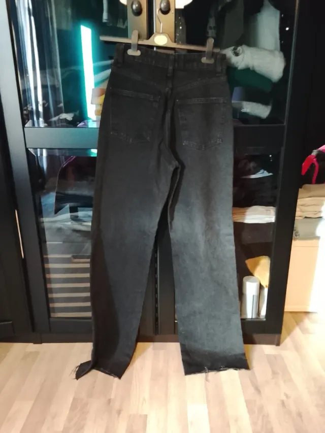 Jeans Zara oversize neri strappati