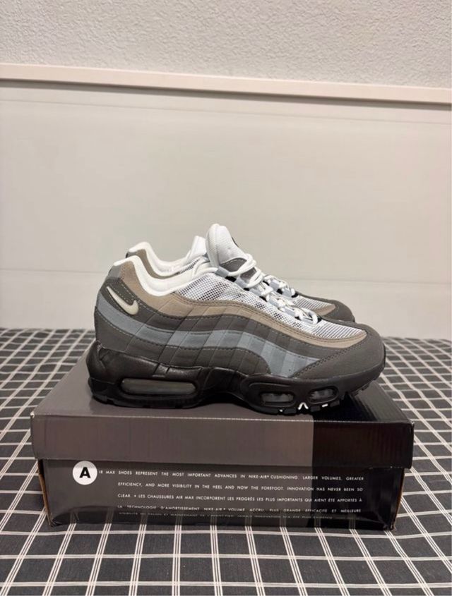 Nike Air Max Gris y Blanco