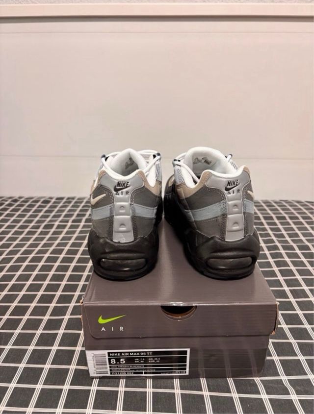 Nike Air Max Gris y Blanco