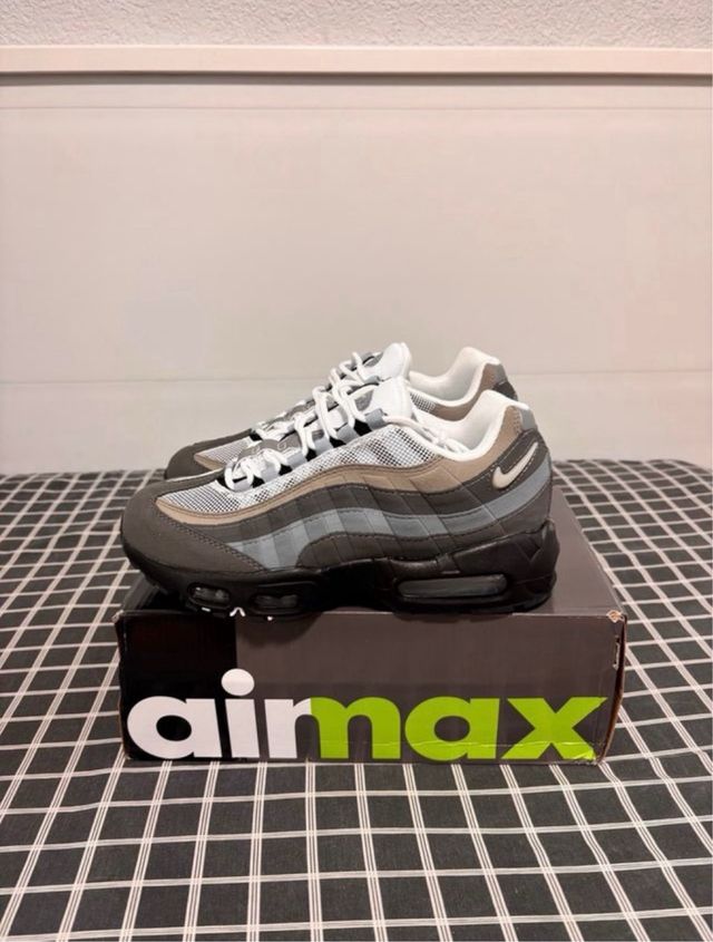 Nike Air Max Gris y Blanco