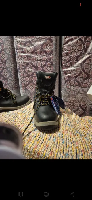 Scarpe SAFE nere e multicolore