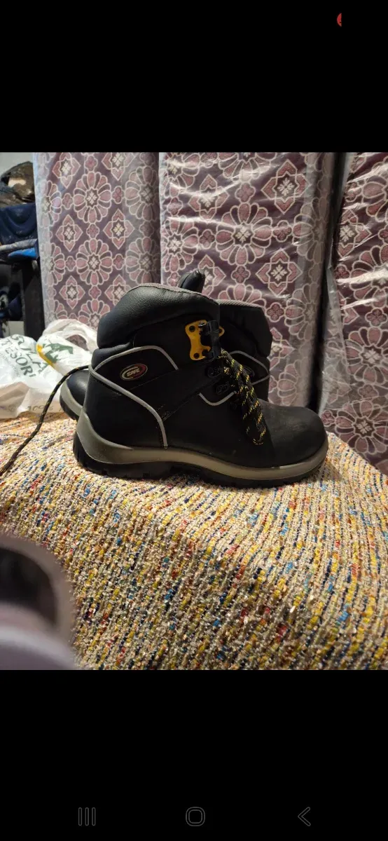 Scarpe SAFE nere e multicolore