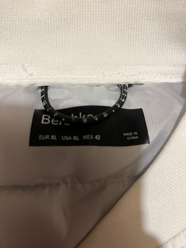 Chaqueta acolchada blanca bomber