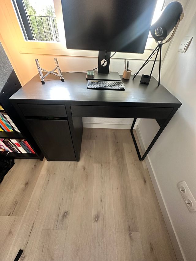 Escritorio IKEA MICKE Negro
