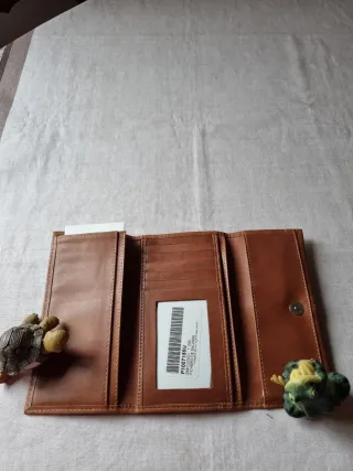 Monedero de señora de piel marrón