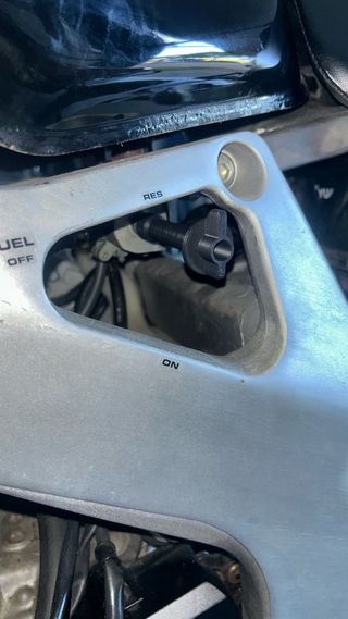 Palanca grifo gasolina CBR 900 RR