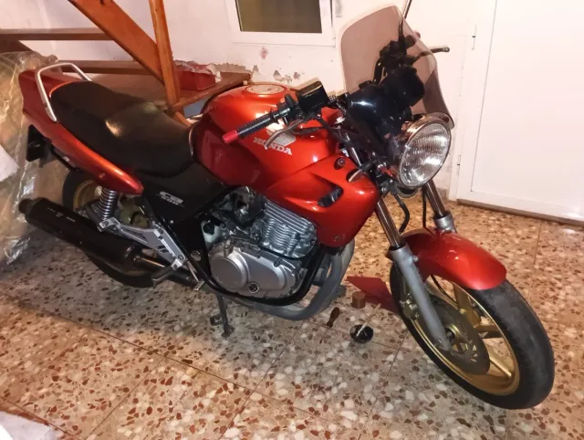 Honda CB 500 (2000) - Cambio por moto clasica.