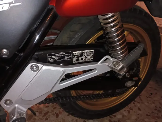 Honda CB 500 (2000) - Cambio por moto clasica.