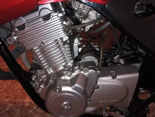 Honda CB 500 (2000) - Cambio por moto clasica.