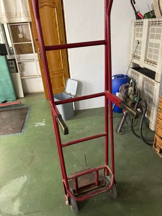 Carretilla de carga roja