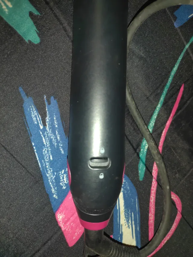 Plancha de pelo NAKED negra