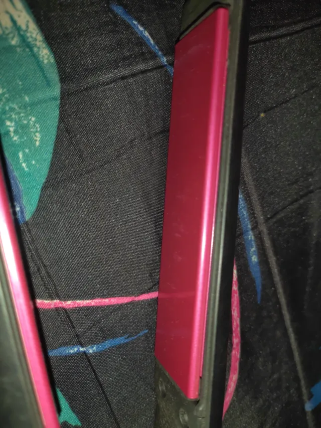 Plancha de pelo NAKED negra