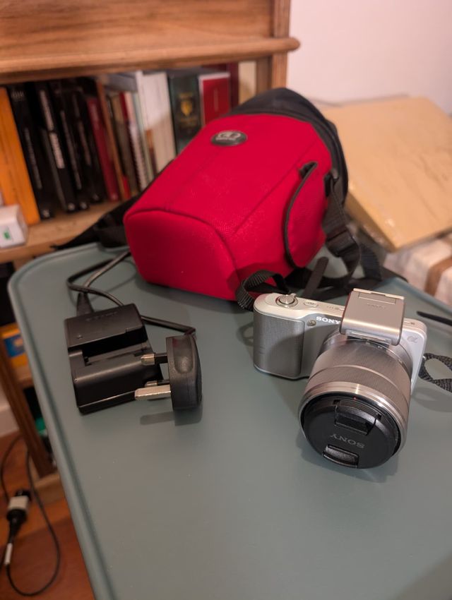 Sony NEX-3 18-55mm + funda y bolso