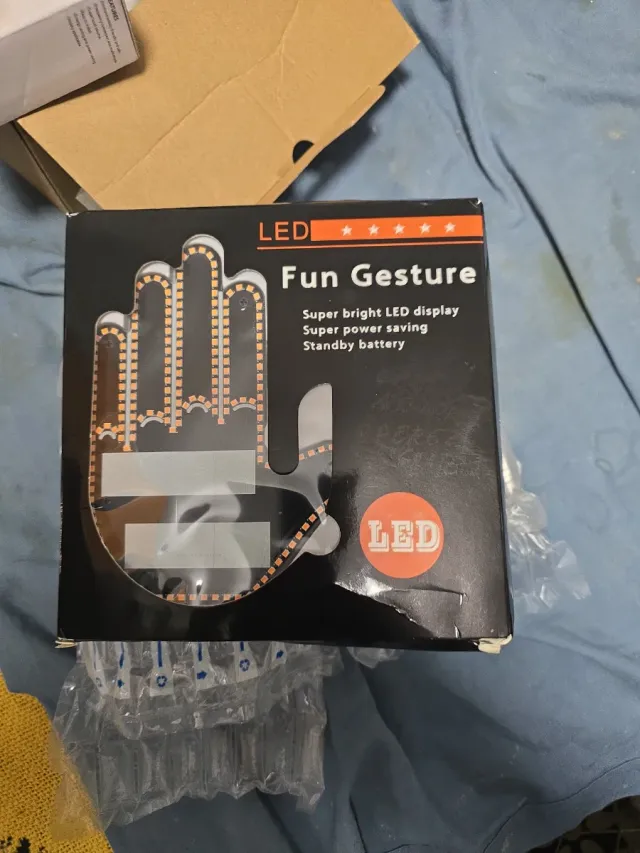 Cámaras de seguridad y guantes LED