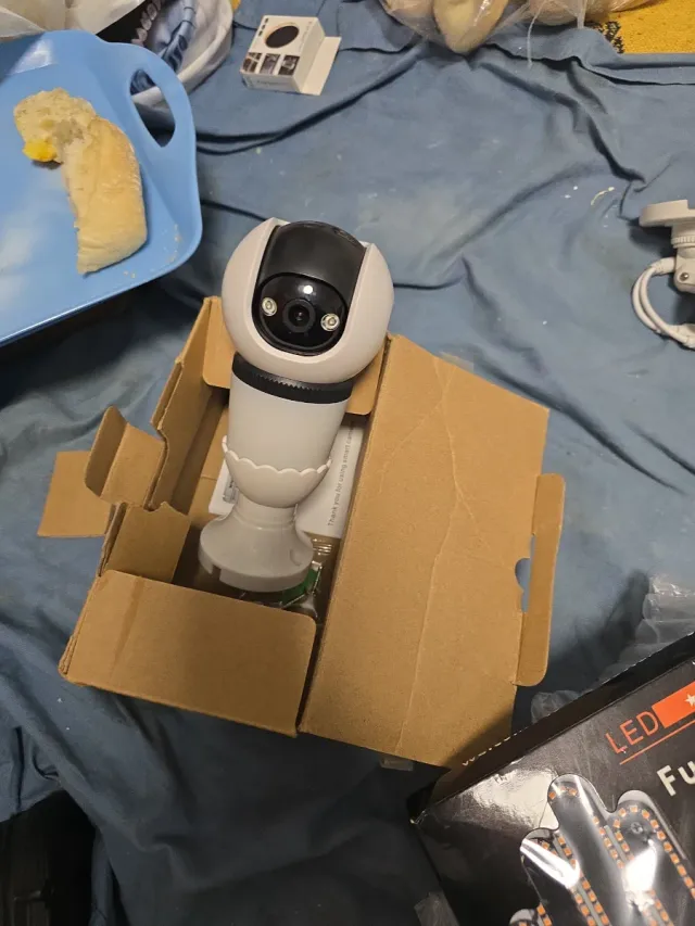 Cámaras de seguridad y guantes LED