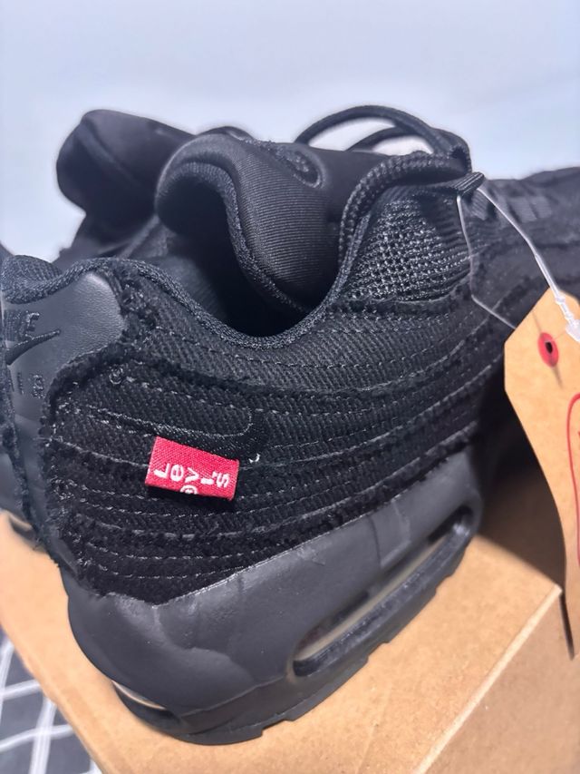 Nike Air Max  x Levi's Negro