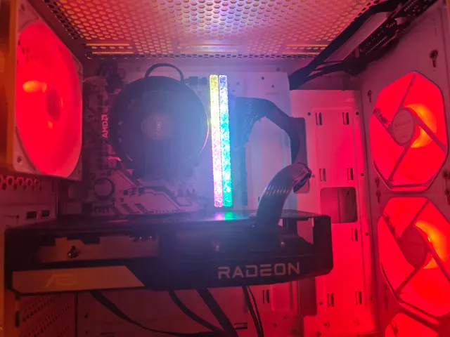 PC Gaming RX 6600 Aura Blanca