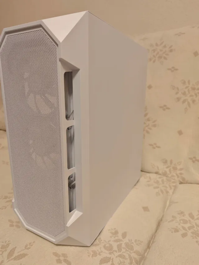 PC Gaming RX 6600 Aura Blanca