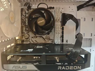 PC Gaming RX 6600 Aura Blanca