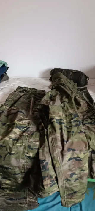 Traje de tormenta camuflaje