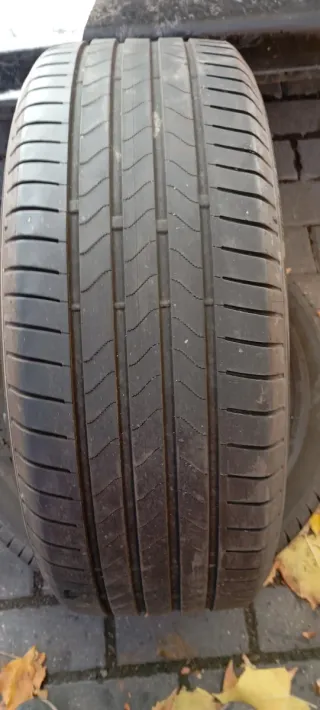 Bridgestone 215/55/17 98W Neumático