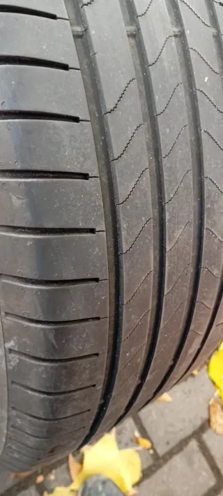 Bridgestone 215/55/17 98W Neumático
