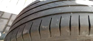 Bridgestone 215/55/17 98W Neumático