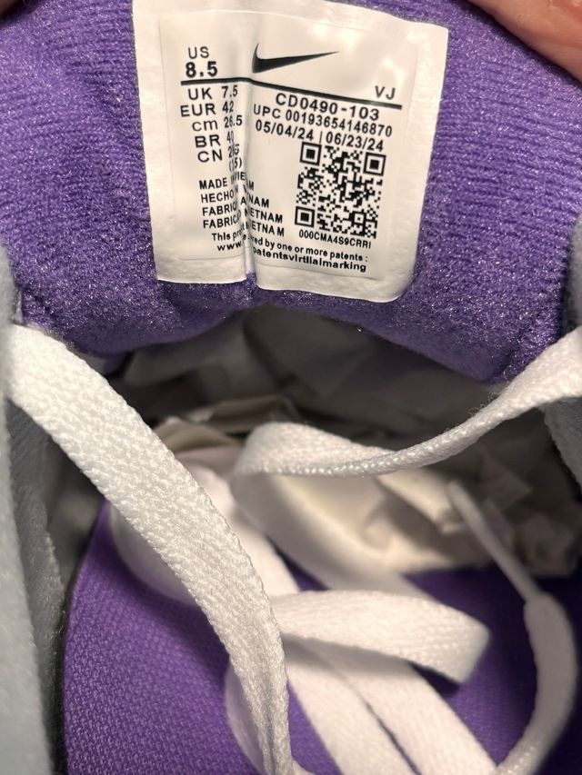 Nike Air Max 90 Gris y Morado