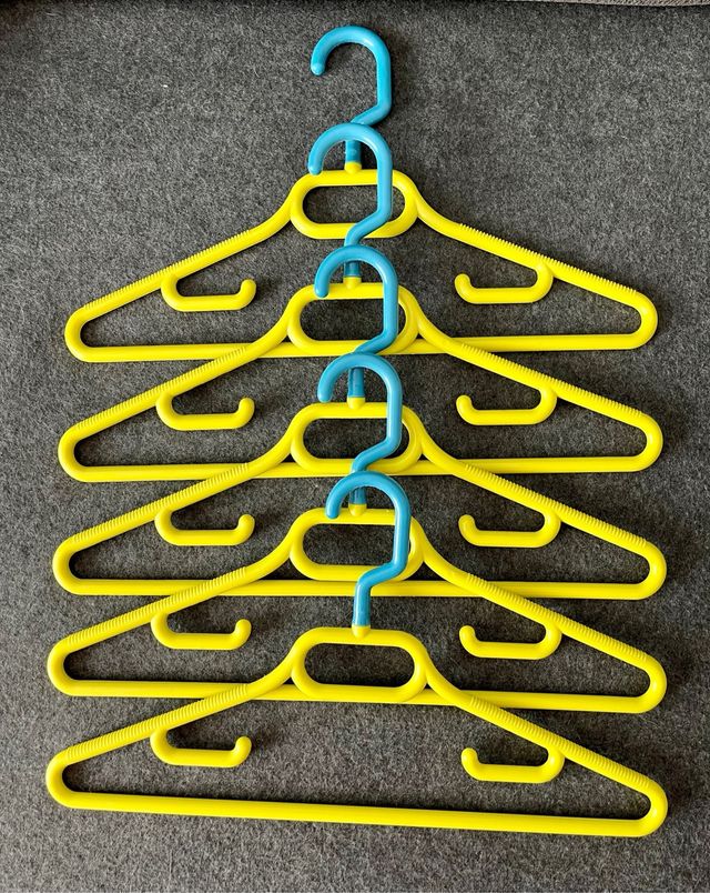 Pack 5 Perchas Infantiles Amarillas y Azules