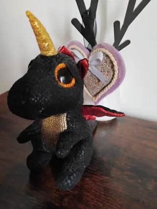 Peluche draghetto nero con ali rosse