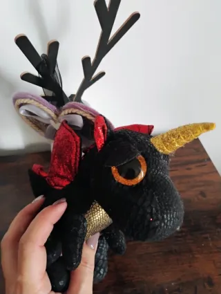 Peluche draghetto nero con ali rosse