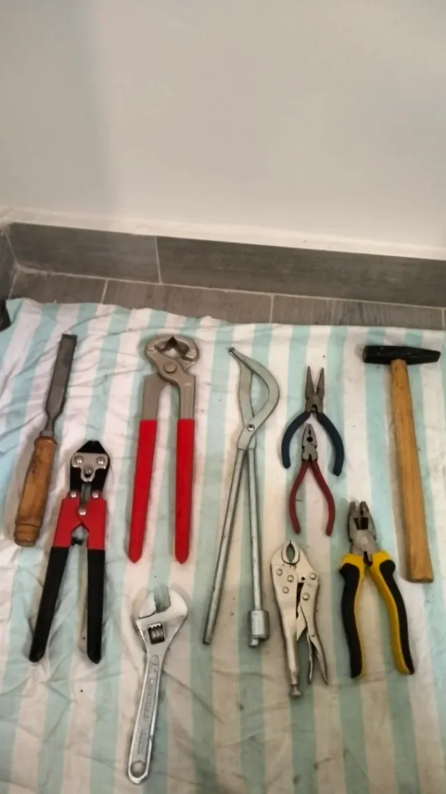 Lote C-Juego de herramientas varias