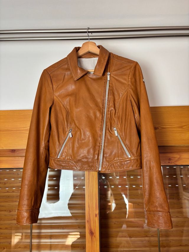 Chaqueta de piel auténtica Milestone en color came