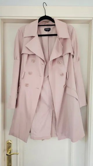 Gabardina Bebe rosa claro