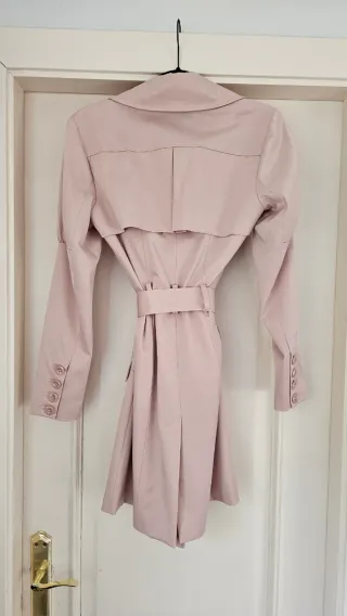 Gabardina Bebe rosa claro