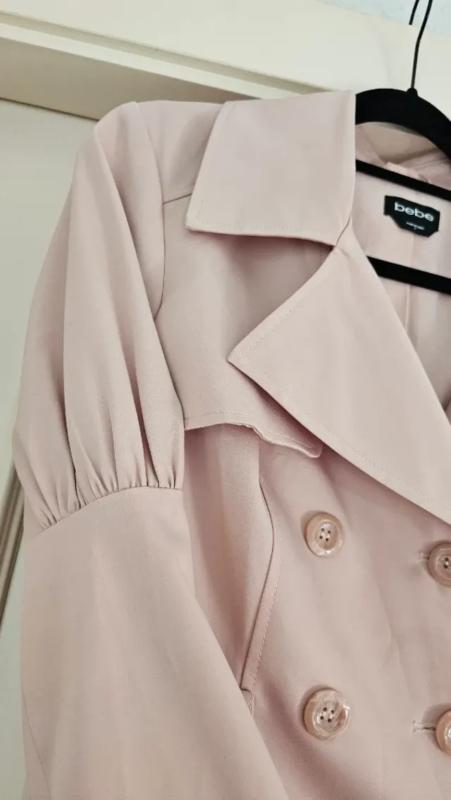 Gabardina Bebe rosa claro