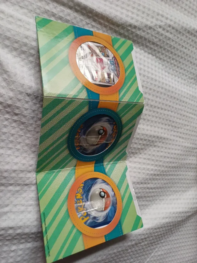 Cartas Pokémon sin abrir