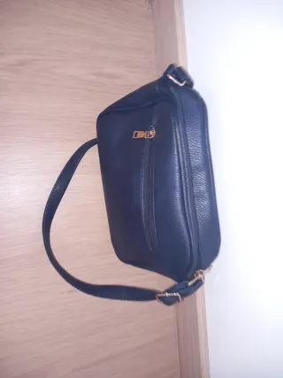 Bolso negro de piel