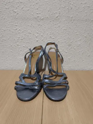 Tacones de cuña plateados