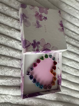 Brincos floridos com caixa oferta