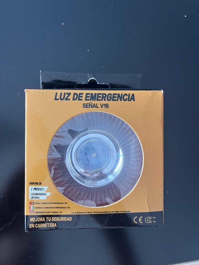 Luz de Emergencia Señal V16 Homologada