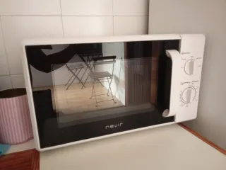 Microondas NEVIR blanco, recogida en diciembre