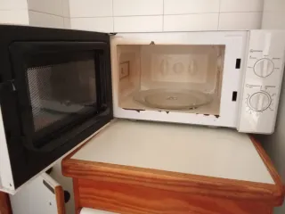 Microondas NEVIR blanco, recogida en diciembre